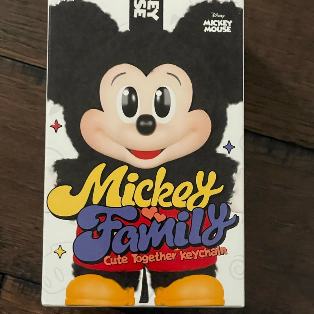 Pop MART Disney Mickey Family Cute Together Keychain Confirmed Minnie!